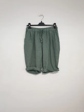 Load image into Gallery viewer, Italian Linen Frederic Bermuda Shorts