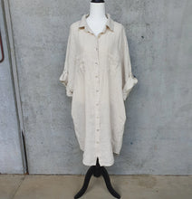 Load image into Gallery viewer, Frederic shirt dress with double front pockets and side pockets