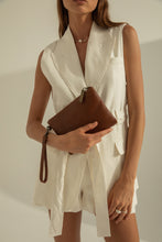 Load image into Gallery viewer, Cassie Clutch Classic Maple