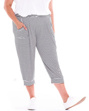 Load image into Gallery viewer, Tokyo 3/4 Pant Noir Stripe