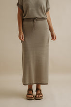 Load image into Gallery viewer, Lattice Skirt Khaki x Gold