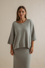 Load image into Gallery viewer, Retreat Cotton Twist Tee Pullover Thyme Combo