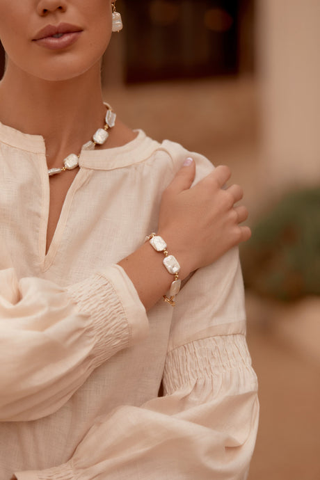 Zoey Oblong Pearl Bracelet