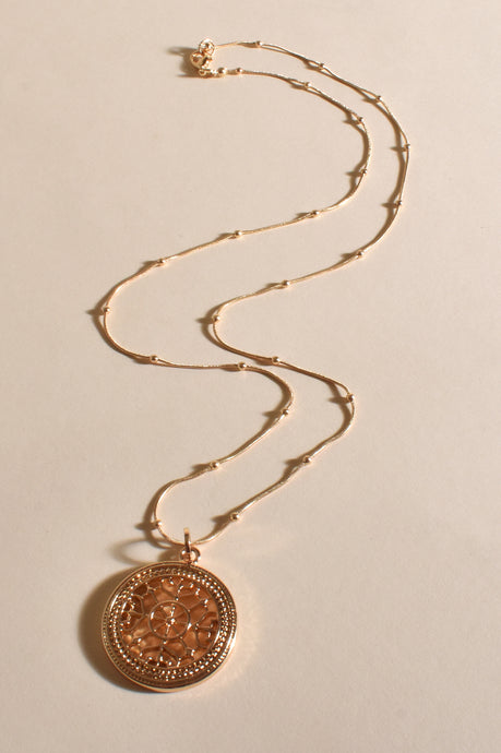 Patterned  Medallion Pendant Gold