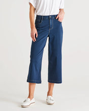 Load image into Gallery viewer, Tabitha Crop Jean Indi Washed