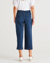 Load image into Gallery viewer, Tabitha Crop Jean Indi Washed