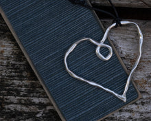 Load image into Gallery viewer, Cuore plated Pendant