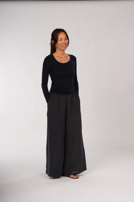 Essential Merino Wool Scoop Neck Long Sleeve Navy