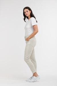 Signature Pant Sand