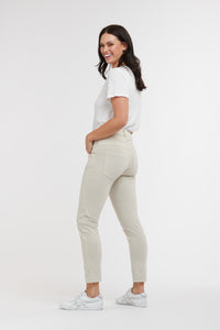 Signature Pant Sand