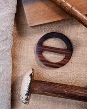 Load image into Gallery viewer, Fibbia Round Wood