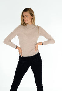 Papillon Skivvy in Latte