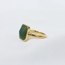 Load image into Gallery viewer, Jade ring in gold
