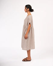 Load image into Gallery viewer, MONTAIGNE Juni French linen summer staple dress in Houndstooth