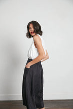 Load image into Gallery viewer, Italian Linen Eva Tulip Skirt French Navy