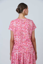 Load image into Gallery viewer, Classic Tee Rose Souk