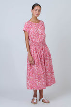Load image into Gallery viewer, Classic Tee Rose Souk