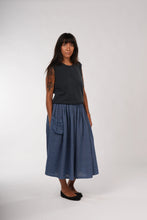 Load image into Gallery viewer, Montaigne Gigi 100% New Zealand Lambswool Vest Indigo