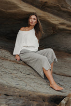 Load image into Gallery viewer, Retreat Cotton Twist Tee Pullover Salt