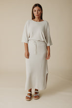 Load image into Gallery viewer, Retreat Cotton Twist Tee Pullover Silver x Salt