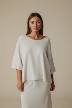 Load image into Gallery viewer, Retreat Cotton Twist Tee Pullover Silver x Salt