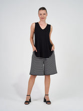 Load image into Gallery viewer, Simone Bamboo Shorts Black &amp; White