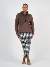 Load image into Gallery viewer, The Sassoon Cashmere/Bamboo Scarf Chocolate