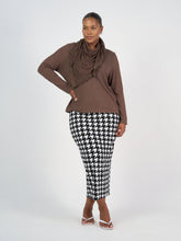 Load image into Gallery viewer, The Sassoon Cashmere/Bamboo Scarf Chocolate