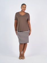 Load image into Gallery viewer, Veronica Bamboo V-Neck T-Shirt - Chocolate