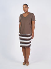 Load image into Gallery viewer, Veronica Bamboo V-Neck T-Shirt - Chocolate