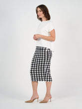 Load image into Gallery viewer, Wilde Bamboo Box Fit Tee - Cream