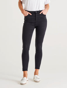 Betty Essential Jeans Black