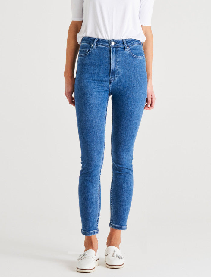 Betty Essential Jeans Vintage Blue