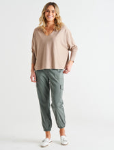 Load image into Gallery viewer, Canterbury Lyocell Cargo Pants Khaki