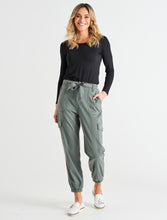 Load image into Gallery viewer, Canterbury Lyocell Cargo Pants Khaki
