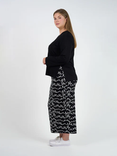 Load image into Gallery viewer, Braxton Bamboo Long Sleeve Top Black