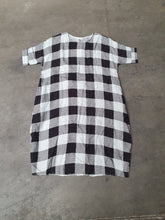Load image into Gallery viewer, Frederic big check linen dress with short sleeves