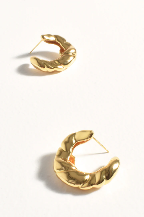 Mini Metal Textured Side Hoops gold
