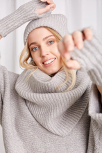 Load image into Gallery viewer, Dreams Infinity Scarf - Atmosphere
