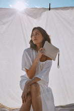 Load image into Gallery viewer, Cassie Clutch - Ivory