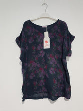 Load image into Gallery viewer, Italian Linen Tee - Floral No Band