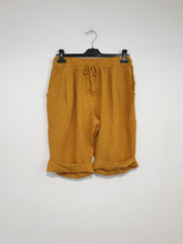 Load image into Gallery viewer, Italian Linen Frederic Bermuda Shorts