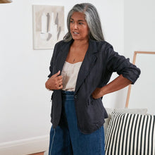 Load image into Gallery viewer, Saint-Cloud relaxed fit linen blazer with raw seams