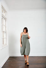 Load image into Gallery viewer, Montaigne Paris Italian Linen Stella Dress