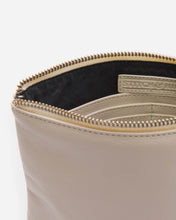 Load image into Gallery viewer, Cassie Clutch - Ivory