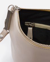 Load image into Gallery viewer, Cassie Clutch - Ivory