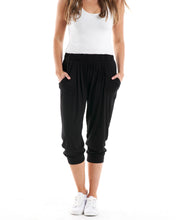 Load image into Gallery viewer, Tokyo 3/4 Pant - Black