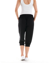 Load image into Gallery viewer, Tokyo 3/4 Pant - Black