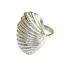 Load image into Gallery viewer, adjustable clam shell ring