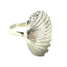Load image into Gallery viewer, adjustable clam shell ring